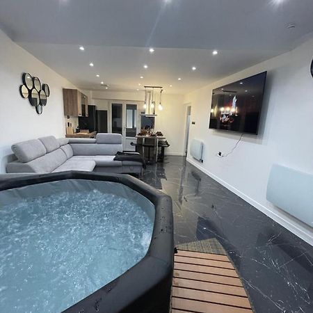 Appartement Hors Du Commun Avec Son Jacuzzi Salies-de-Béarn Dış mekan fotoğraf